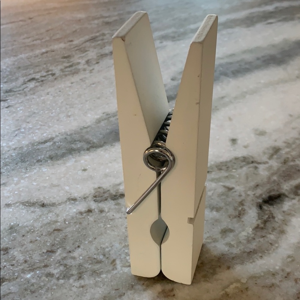 Oversized Clothespin - Picture 3 of 6